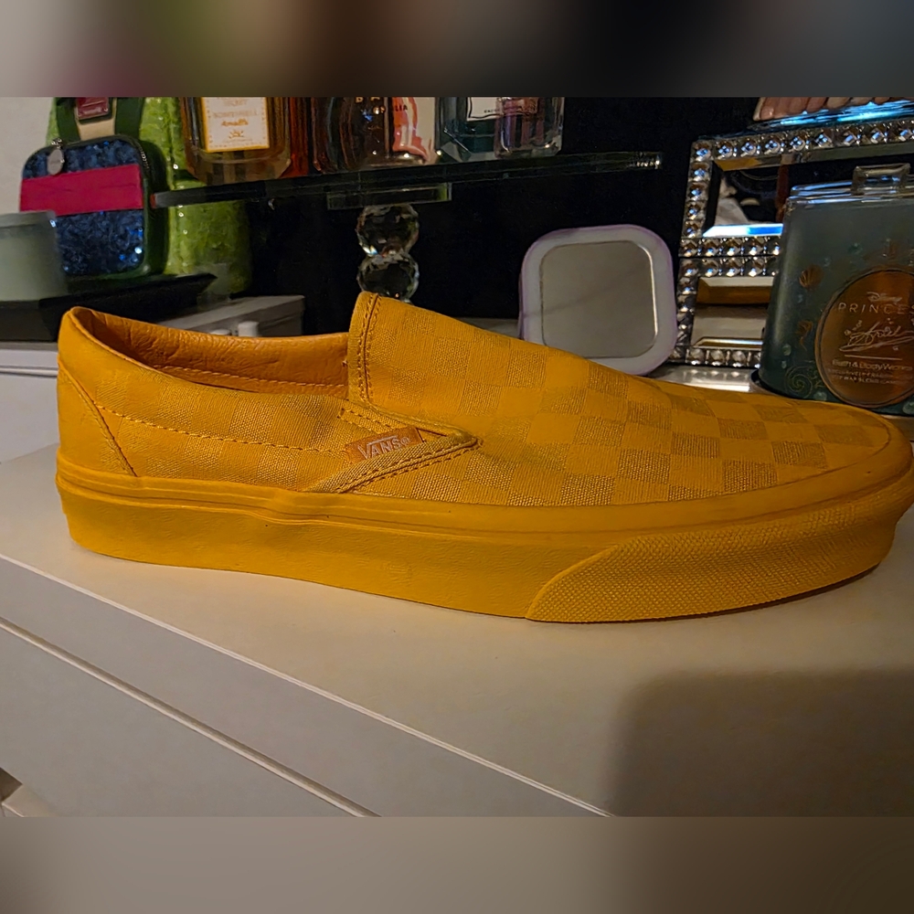 Vans Classic Slip-On, Mono/Check, Spectra Yellow, 6.5 Men, 8 Women